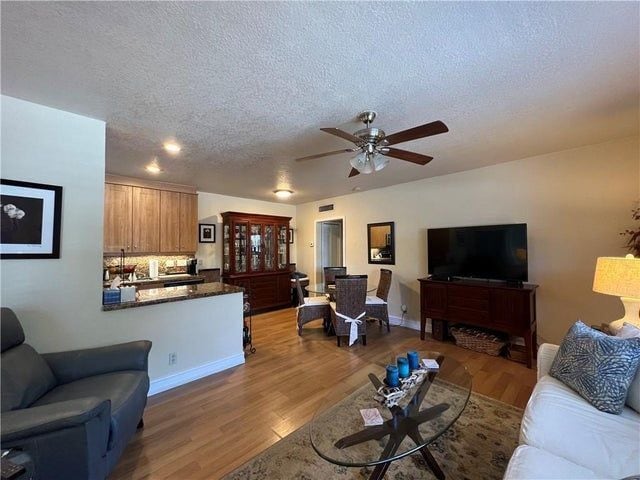 property at 1423 Holly Heights Dr