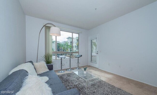 100 S Alameda St in Los Angeles, CA - Building Photo - Building Photo