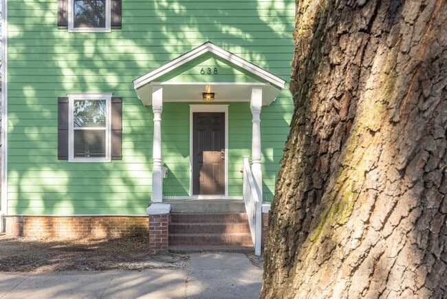 property at 638 E 37th St