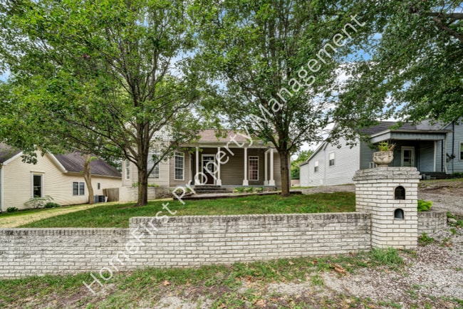 319 N Winter St in Midway, KY - Building Photo - Building Photo