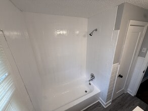 906 Alcyon Dr in Bellmawr, NJ - Building Photo - Building Photo