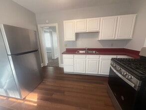 3833 Vine St in Cincinnati, OH - Building Photo - Building Photo