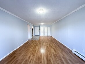 110 Boston Post Rd E-Unit -4 in Marlborough, MA - Building Photo - Building Photo