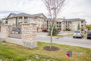 2518-2518 Fish Creek Blvd SW in Calgary, AB - Building Photo