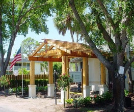Shadowbrook of Vero in Vero Beach, FL - Building Photo - Building Photo