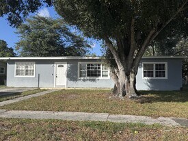 151 SE Castana Ct in Port St. Lucie, FL - Building Photo