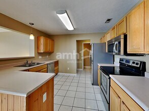 2396 Miami Village Dr in Miamisburg, OH - Building Photo - Building Photo