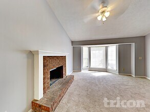 5530 Marbut Forest Way in Lithonia, GA - Foto de edificio - Building Photo