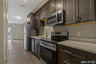 75 Marlborough St in Portland, CT - Building Photo