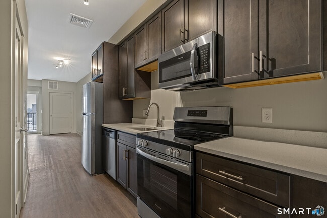 75 Marlborough St in Portland, CT - Building Photo - Building Photo