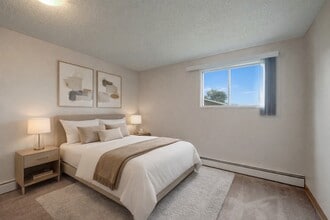 Wyndham Crossing in Edmonton, AB - Building Photo - Building Photo