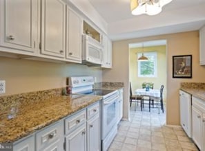150 W Kenilworth Cir in Newtown Square, PA - Building Photo - Building Photo