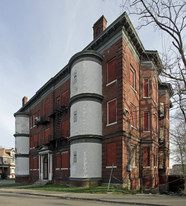 702 Ridgeway Ave Apartments