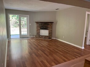 1567 Live Oak Dr in Tallahassee, FL - Building Photo - Building Photo