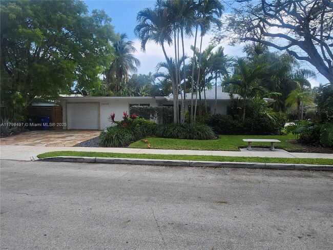 property at 2600 Acacia Ct