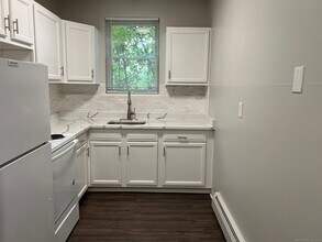 270 High St in Torrington, CT - Building Photo - Building Photo