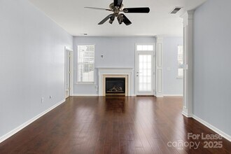 6828 Ayrshire Glen Pl in Charlotte, NC - Building Photo - Building Photo