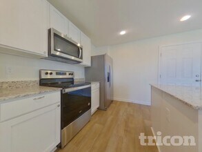 1080 Crescent Moon Lp in Hopkins, SC - Foto de edificio - Building Photo