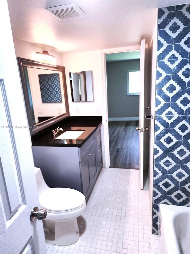 9855 Sandalfoot Blvd in Boca Raton, FL - Building Photo - Building Photo