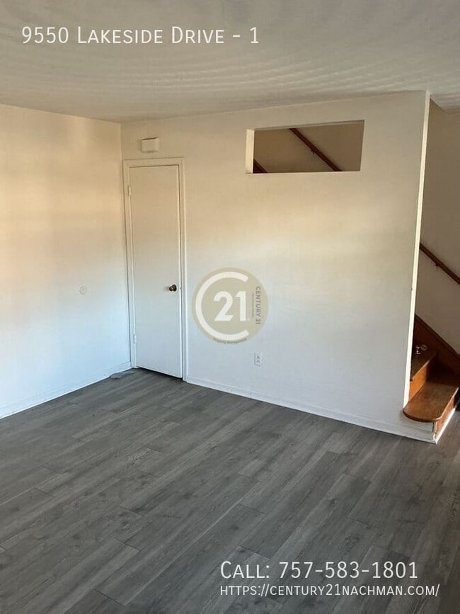 9550 Lakeside Dr in Norfolk, VA - Building Photo - Building Photo