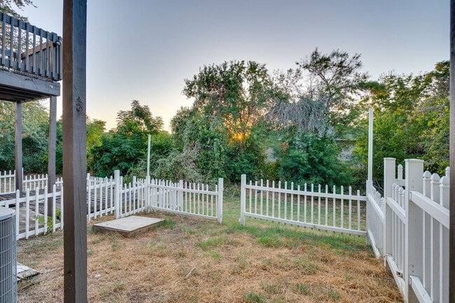 property at 1834 River Crossing Cir