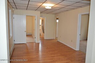 211 S Main St in Pittston, PA - Building Photo