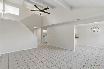 115 Crest Dr in San Marcos, TX - Building Photo - Building Photo