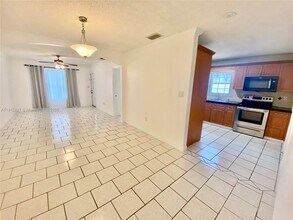 3024 N 73rd Ter in Hollywood, FL - Building Photo - Building Photo