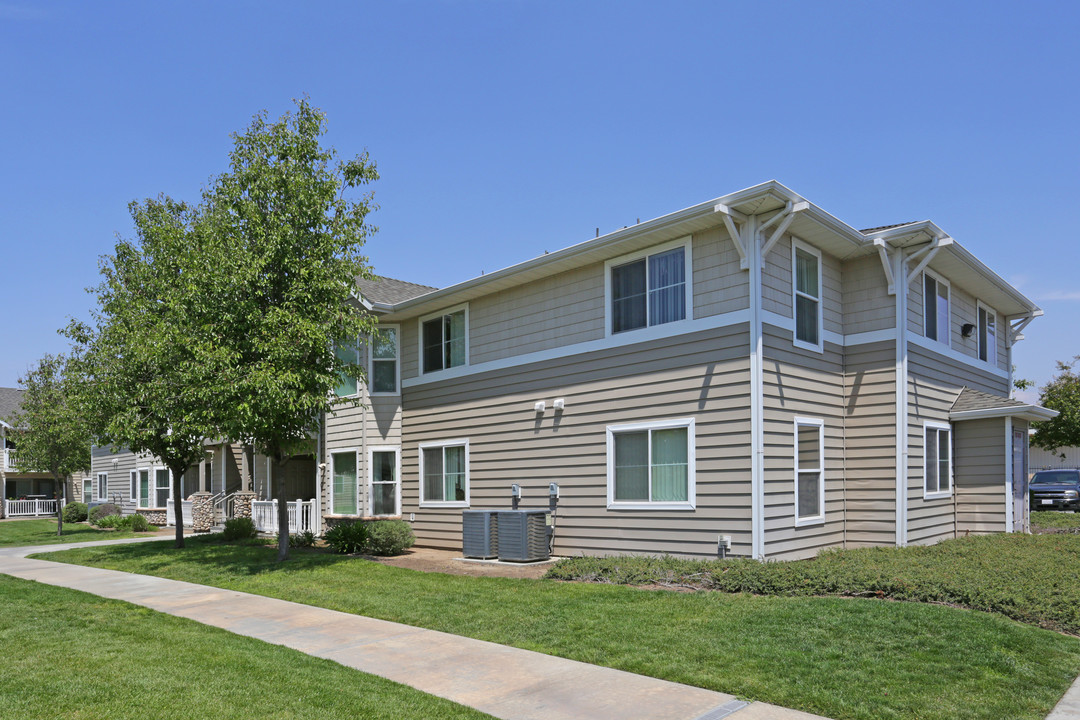 Sequoia Village in Porterville, CA - Building Photo