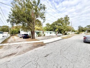 2611 41st Ave N in St. Petersburg, FL - Building Photo - Building Photo