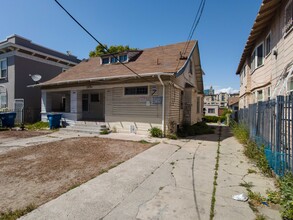 2837 W San Marino St in Los Angeles, CA - Building Photo - Building Photo