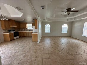 3804 Zelma St in Edinburg, TX - Building Photo - Building Photo