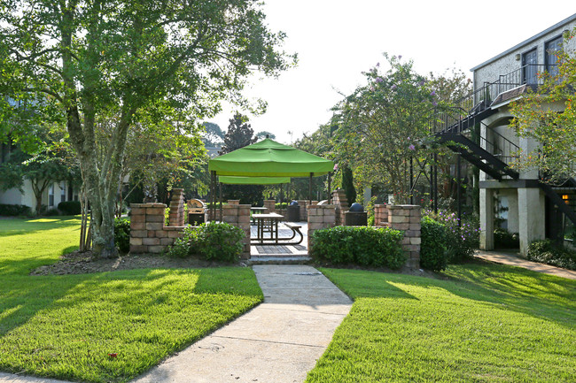 Parkway Square Apartments in Tallahassee, FL - Building Photo - Building Photo