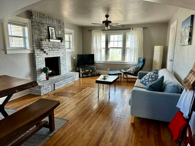 property at 802 W Pershing Blvd