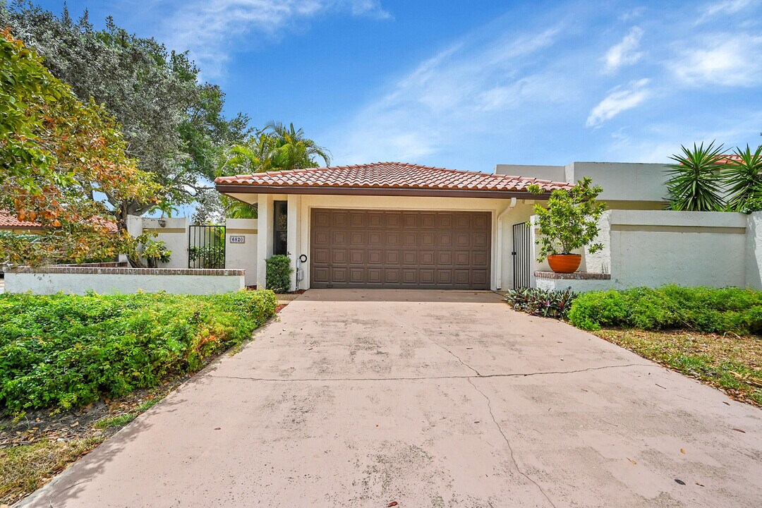 6820 Allegre Ct in Boca Raton, FL - Building Photo