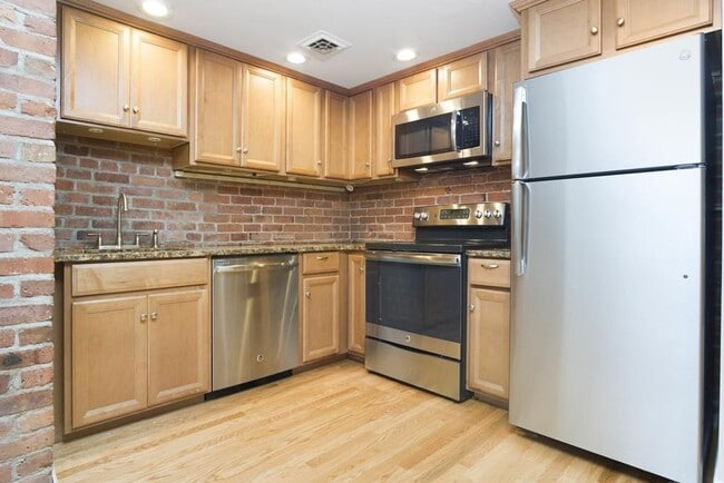 95 Gainsborough St, Unit 007