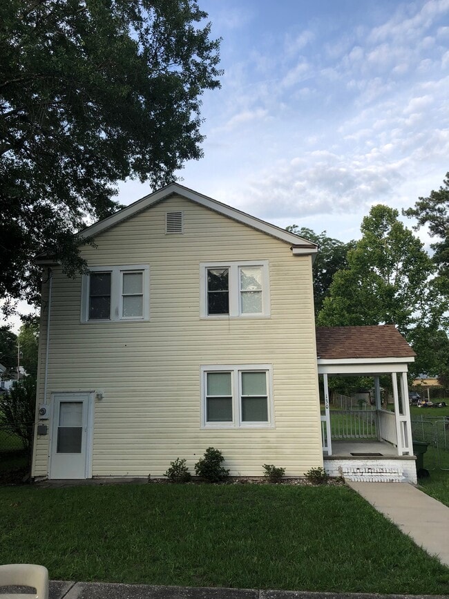 130 Kenwood Ave