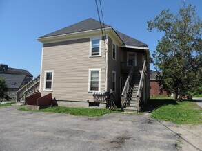 15 Bay Road in Newmarket, NH - Building Photo - Interior Photo