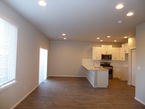 61824 SE Finn Pl in Bend, OR - Building Photo - Building Photo