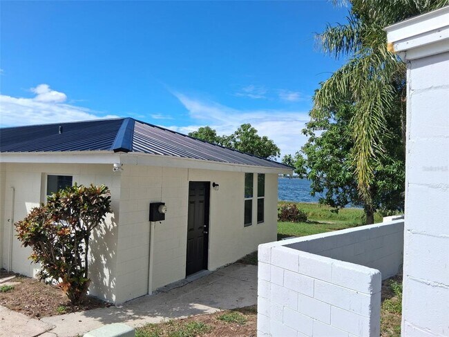 76 Garrison Ln in Frostproof, FL - Building Photo - Building Photo