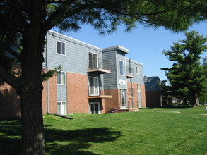 Lake Shore Place in Ankeny, IA - Foto de edificio - Building Photo