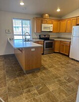 5512 Montague Ln in Pasco, WA - Building Photo