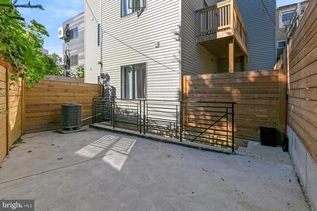 property at 2119 N Front St