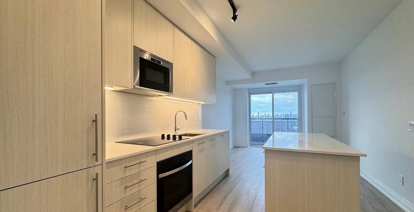 286 Main St in Toronto, ON - Building Photo