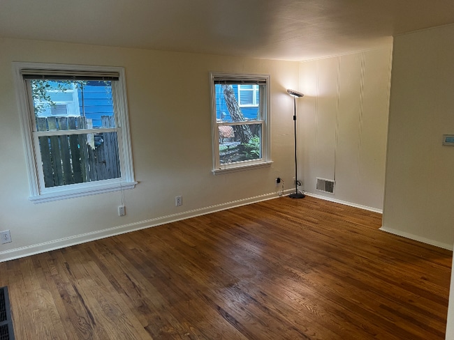 3002 31st Ave W in Seattle, WA - Building Photo - Building Photo
