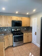 42 Meadowbank Ave, Unit 2 in Boston, MA - Building Photo - Building Photo