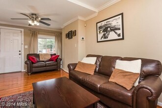 825 S Linwood Ave in Baltimore, MD - Foto de edificio - Building Photo