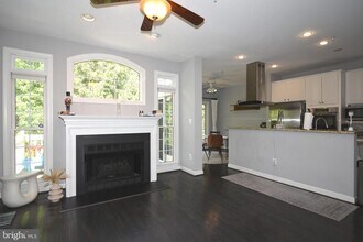 556 Winding Rose Dr in Rockville, MD - Building Photo - Building Photo