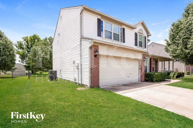 7223 Fields Way in Indianapolis, IN - Foto de edificio - Building Photo