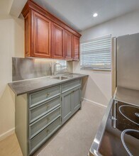 202 Ocean Breeze, Unit 12 in Lake Worth Beach, FL - Building Photo - Building Photo